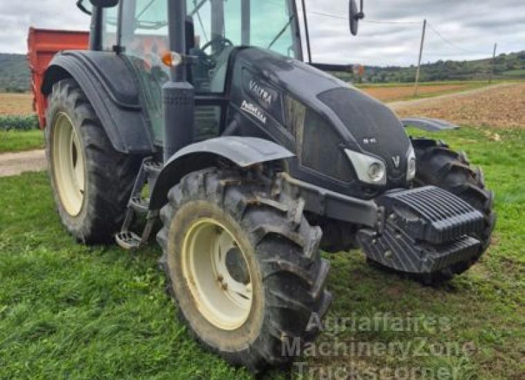 tracteur Valtra N93