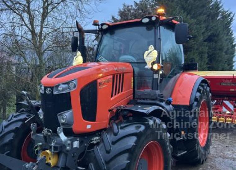 PHOTO TRACTEUR KUBOTA M7153 ORANGE